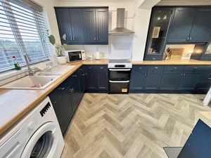 Kitchen- click for photo gallery